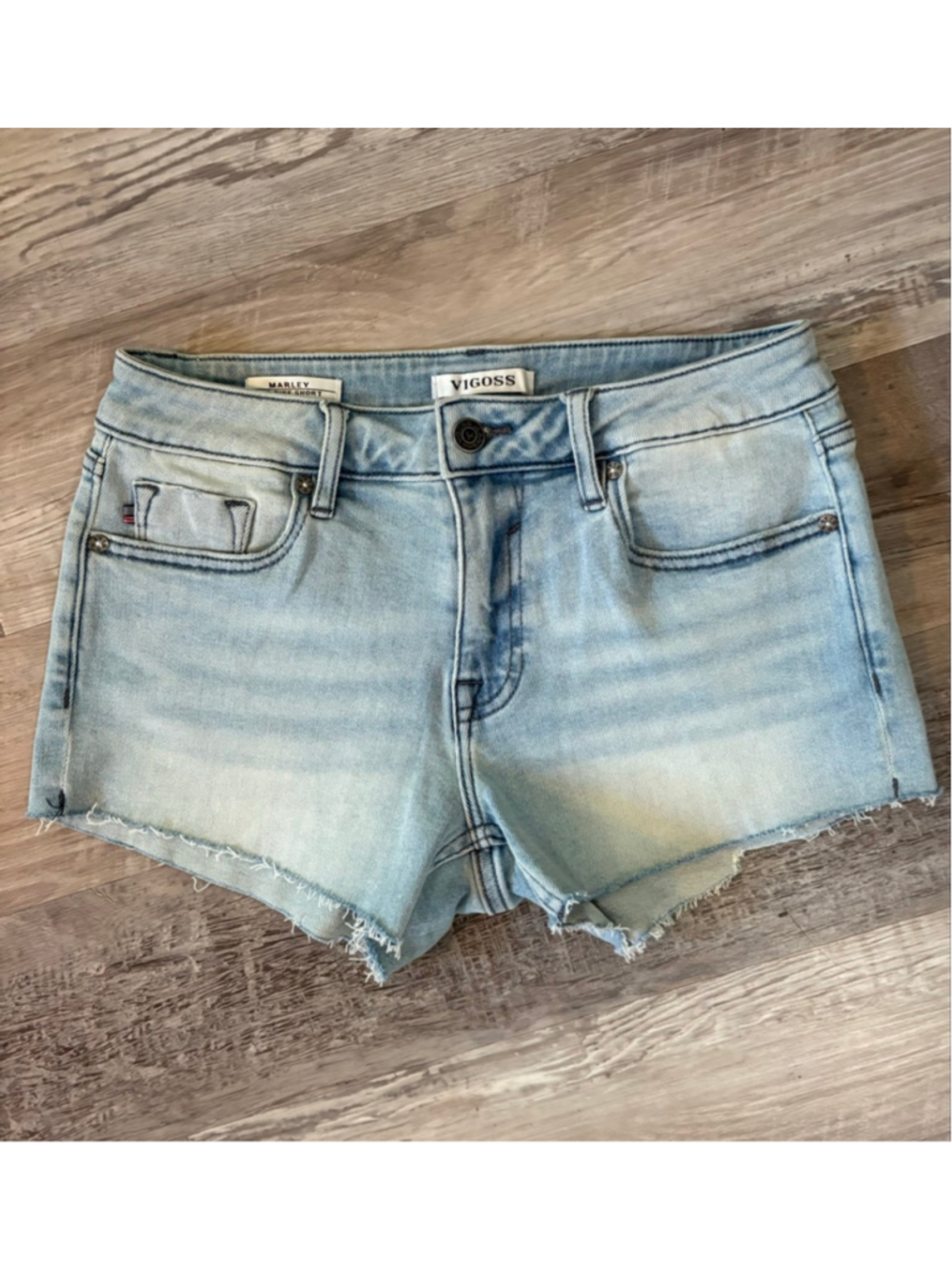 Vigoss Marley Mid Rise Denim Cutoff Shorts Size 26 Light Wash Raw Hem